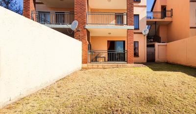 Duplex For Sale in Country View Estate, Pretoria