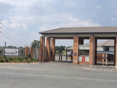Apartment / Flat For Rent in Noordwyk, Midrand