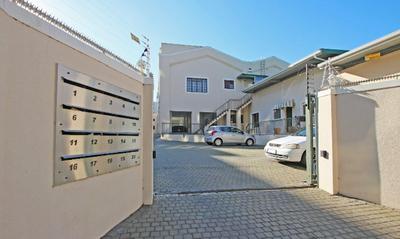 Apartment / Flat For Rent in Wynberg Upper, Cape Town