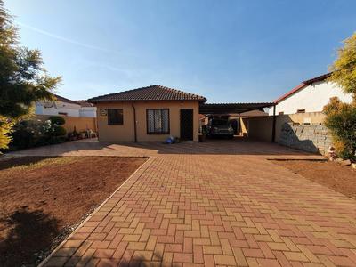 House For Sale in The Orchards, Akasia