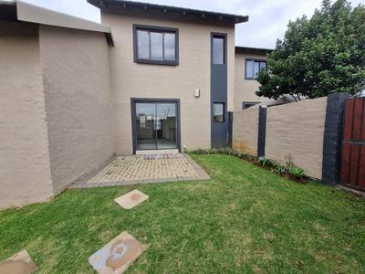 Duplex For Rent in Country View Estate, Pretoria