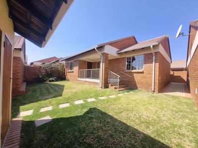 Simplex For Sale in Mooikloof Ridge Estate, Pretoria