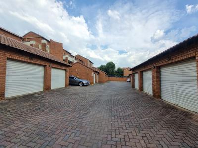 Apartment / Flat For Rent in Die Hoewes, Centurion